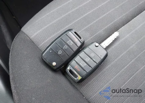 2016 Kia Forte Koup Ex z USA, uszkodzony, nr VIN KNAFX6A82G5647720